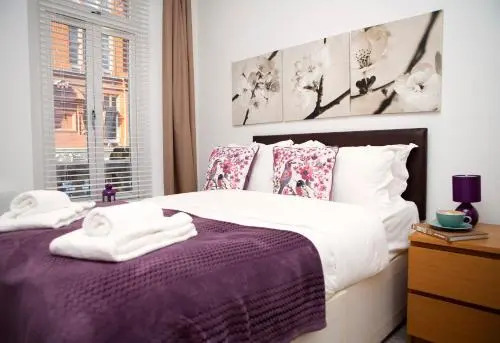 Apt 1, Trafalgar Square (1St Floor)