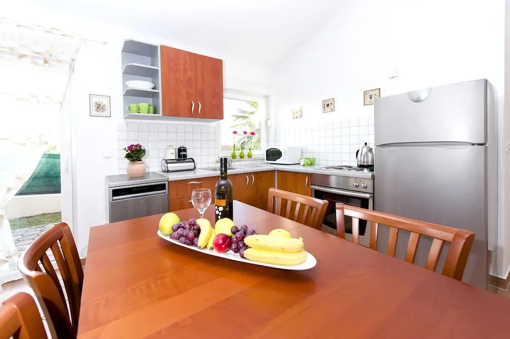 Bungalow With 2 Bedrooms in Montižana, With Wonderful sea View, Privat