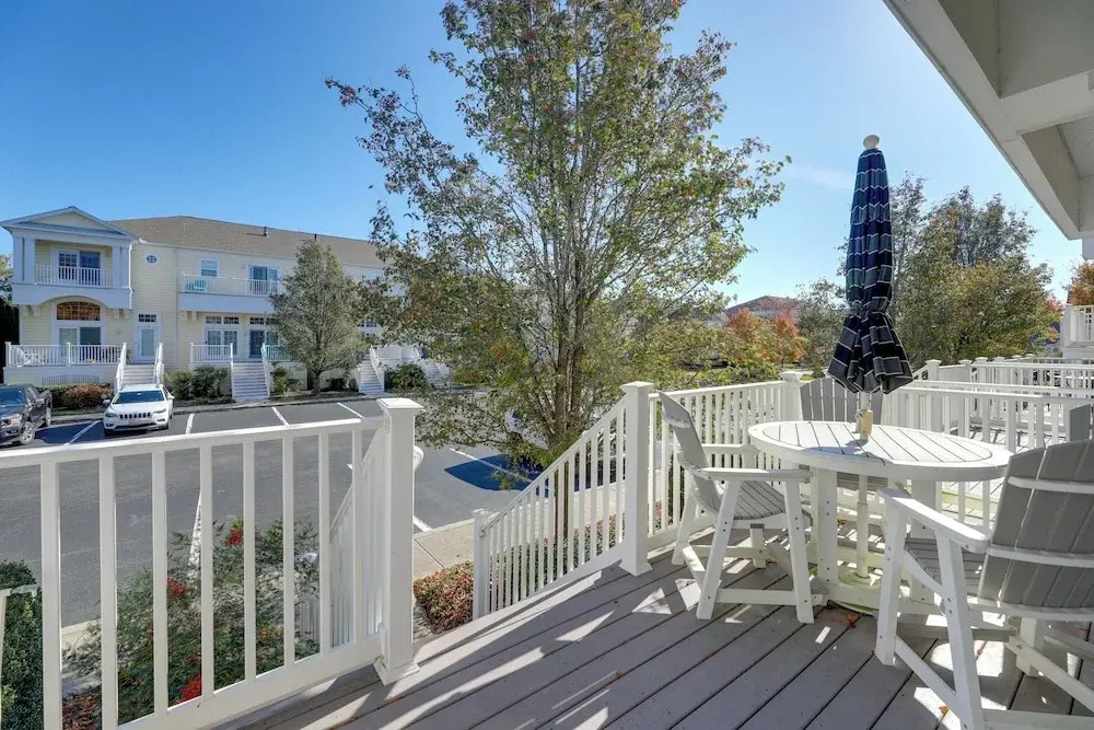 Game Room & Community Perks! Ocean View Retreat