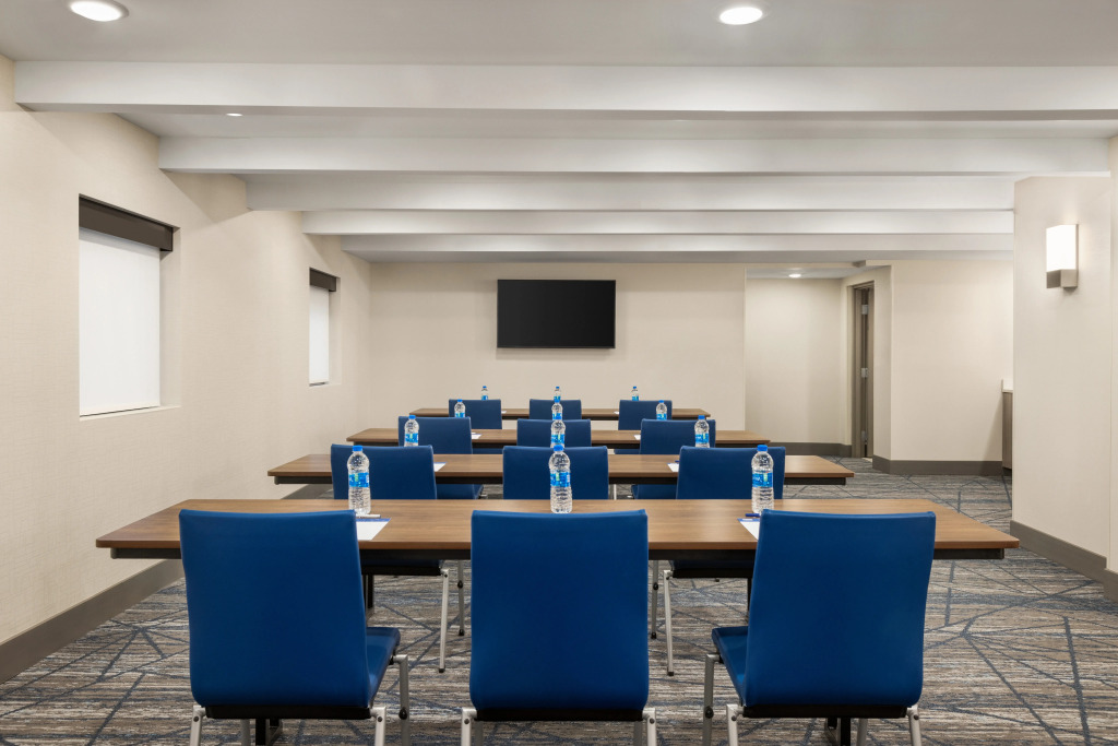 Holiday Inn Express & Suites Evansville Downtown