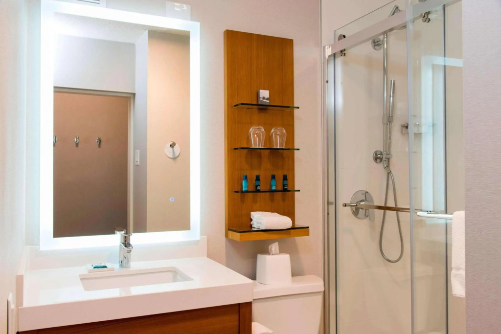 Sonesta Hotel Grand Rapids Airport