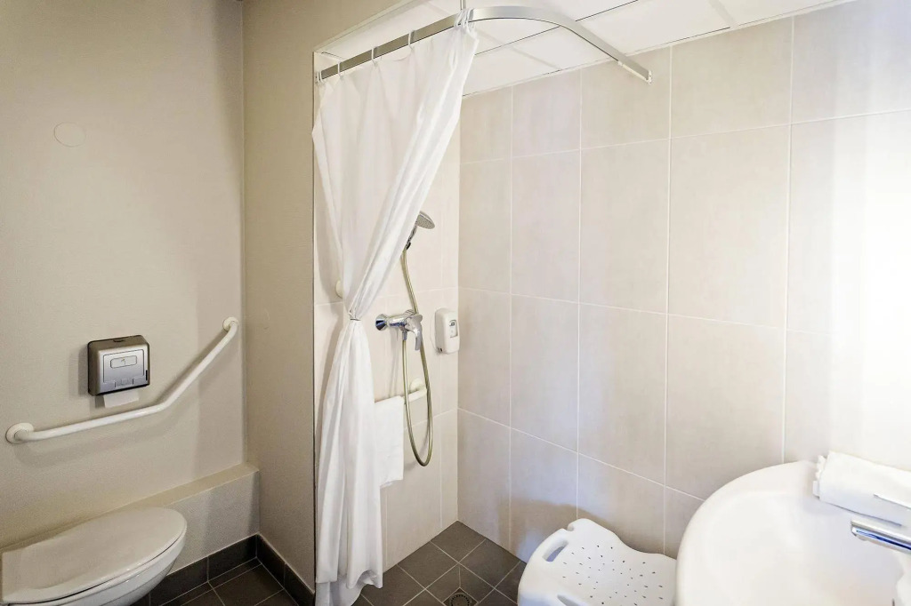B&B HOTEL Bordeaux Lac sur Bruges