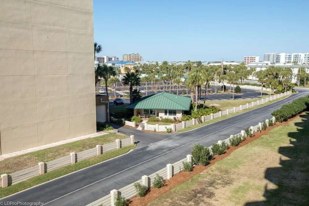 Inlet Reef 312 2 Bedroom Condo by RedAwning