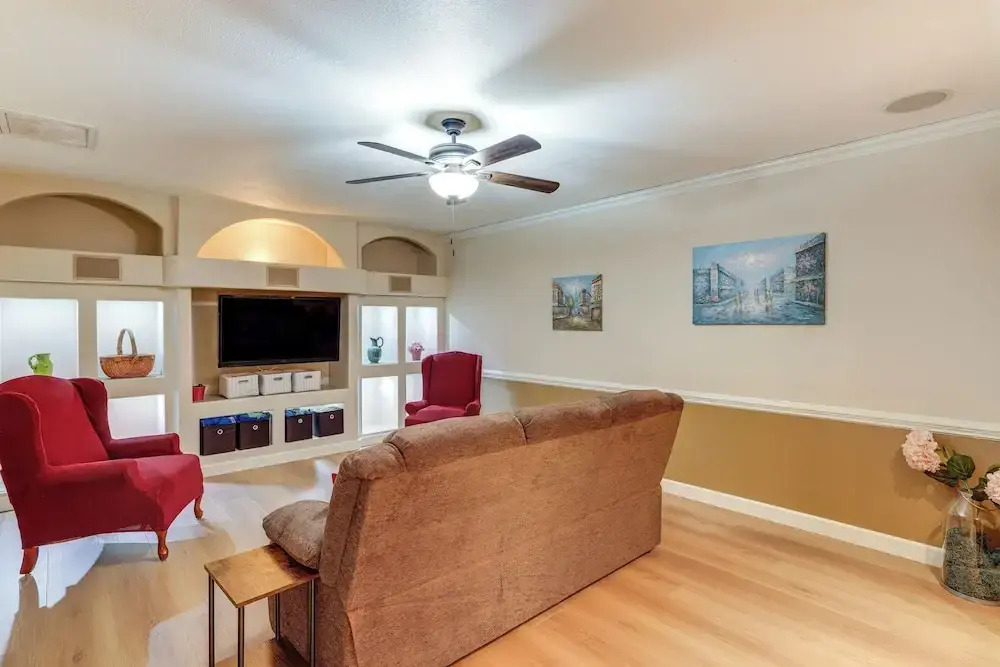 Game Room + Pet-friendly Yard! Family Phoenix Gem