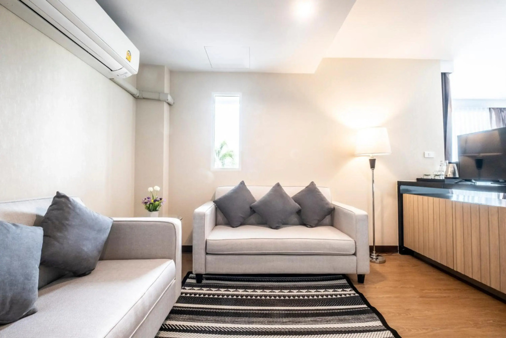 Sinsuvarn Airport Suite Hotel