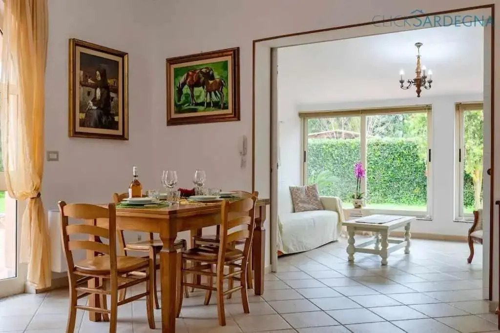 Alghero Villa Galatea con giardino per 8 persone vicino alla spiaggia con 4 camere
