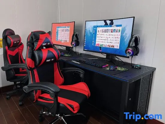 Zhihe E-sports Hotel (Yancheng Golden Eagle Shopping Center Julong Lake Store)