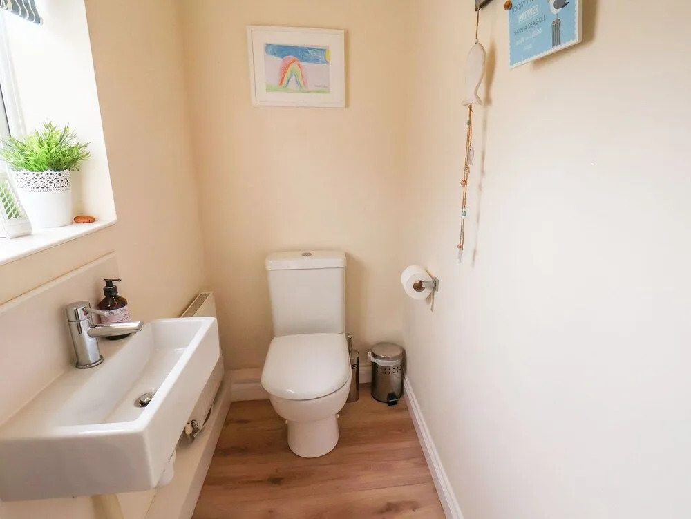 The Sandcastle - Part of the The Bay Filey Holiday Village with pool, gym and direct beach access, pub, restaurant, tennis and meadows walks