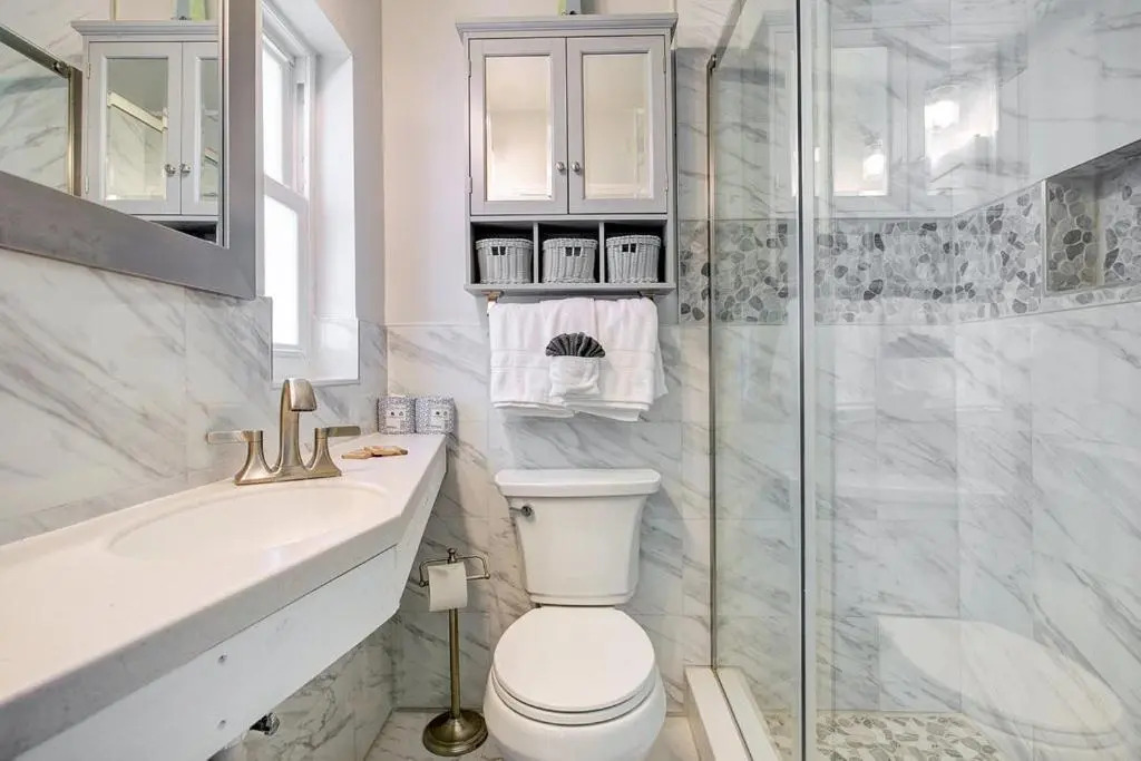 Five Palms Suite 203 - Daily - Weekly - Monthly