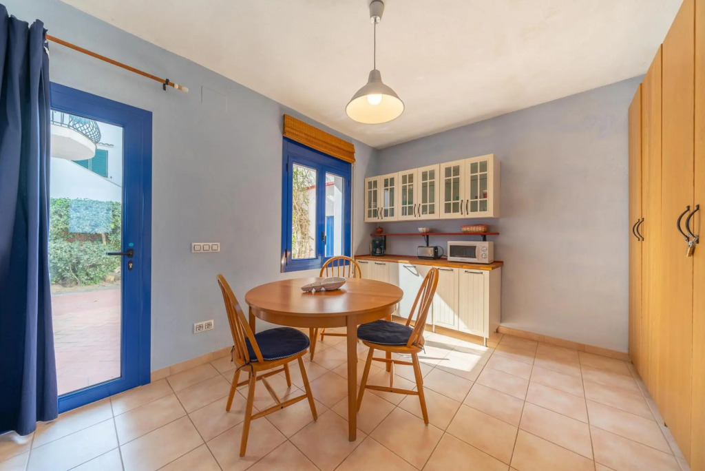 Sol in L'Escala with 4 bedrooms and 3 bathrooms
