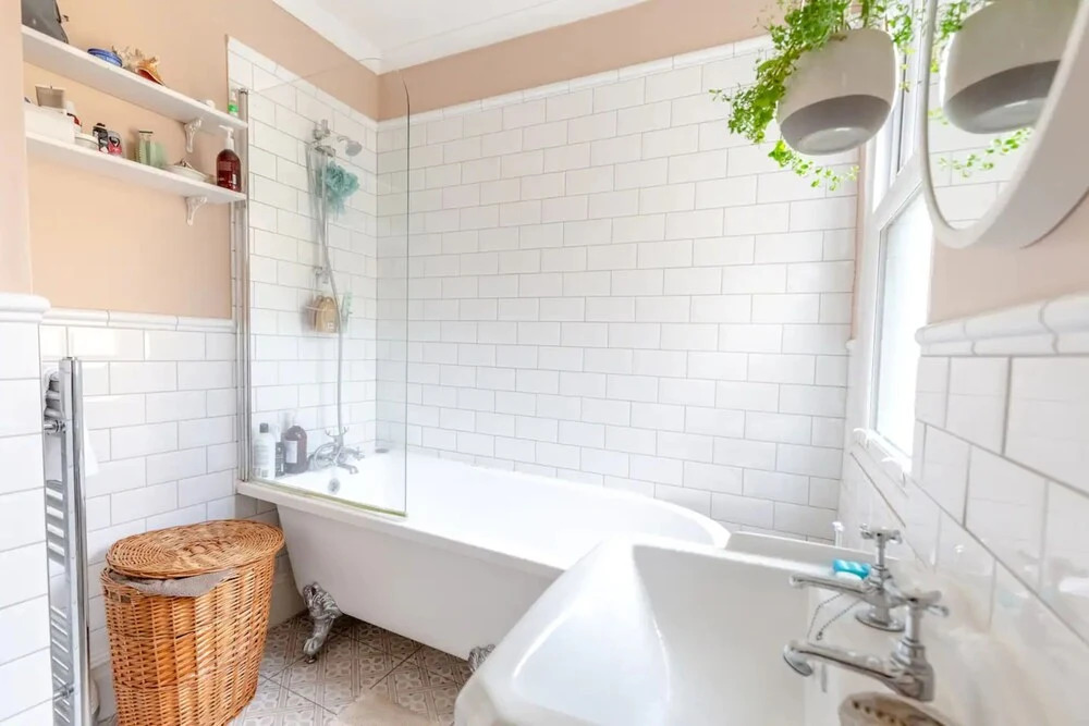 Spacious 2 Bedroom Home in Lewisham