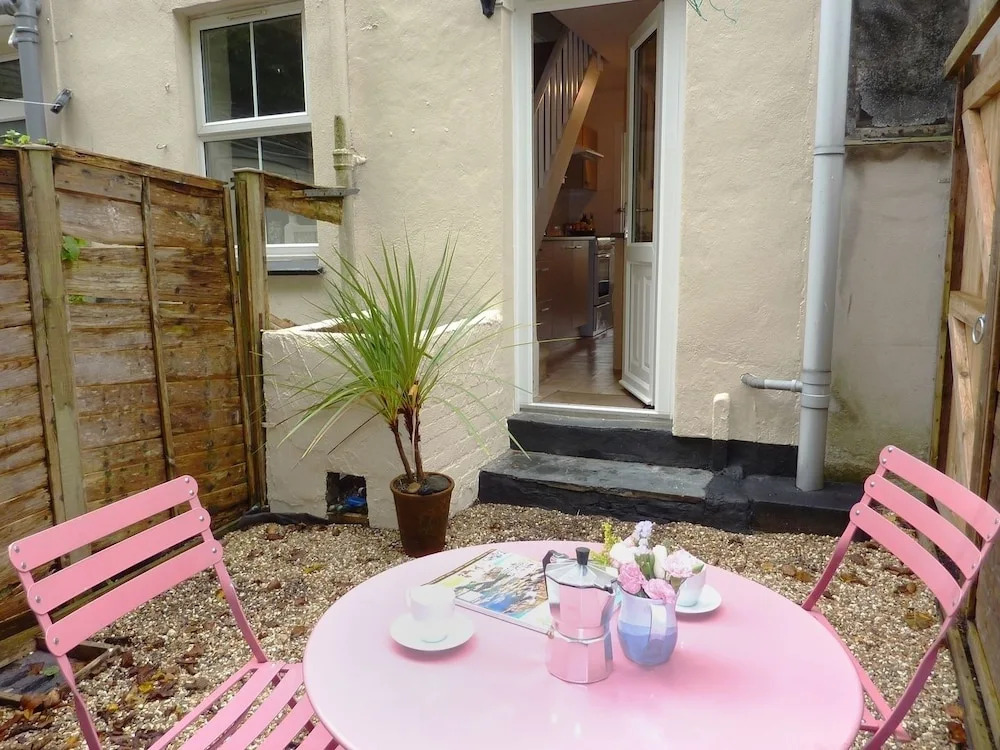 25a Church Street