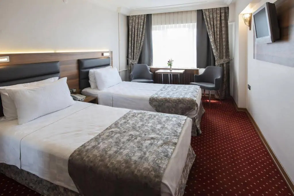 Atiskan Hotel