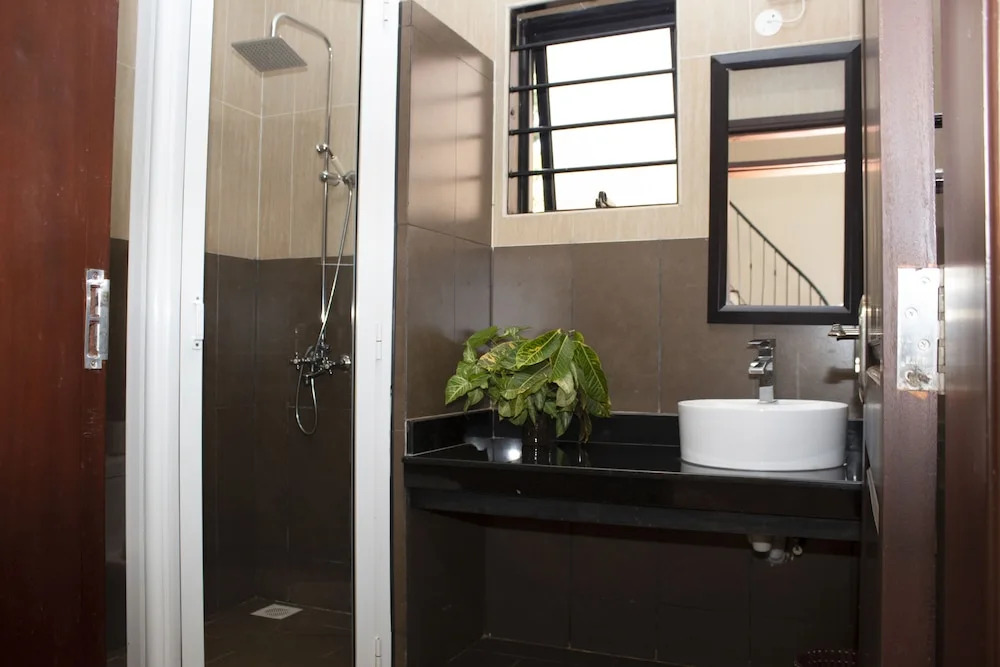 The Hive Guesthouse Entebbe