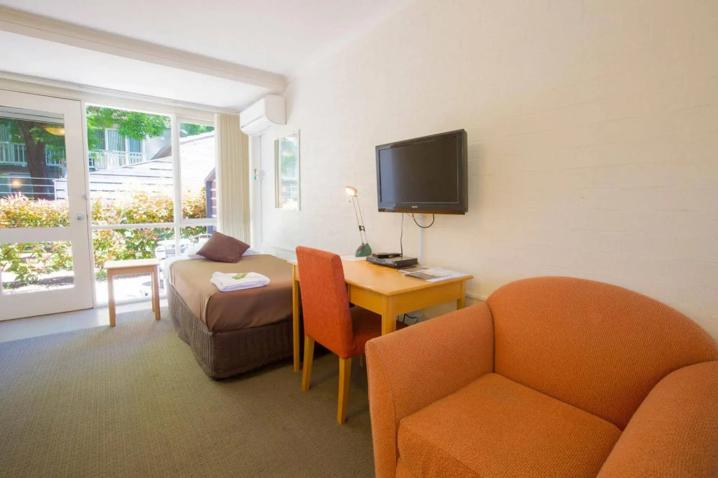 Summer East Apartments