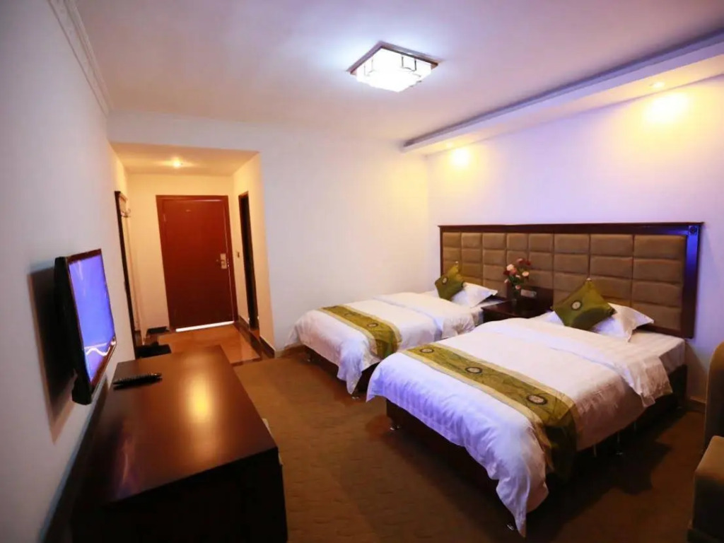 Huajianji Courtyard Home stay