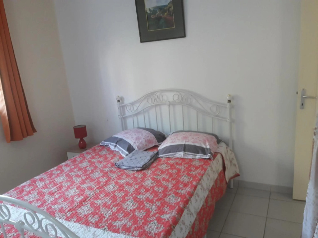 Maison de 2 chambres avec jardin clos et wifi a Sainte Anne a 5 km de la plage