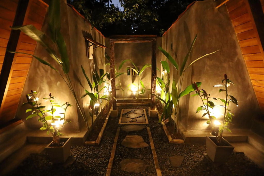 Cinnamon Paradise Flower Room