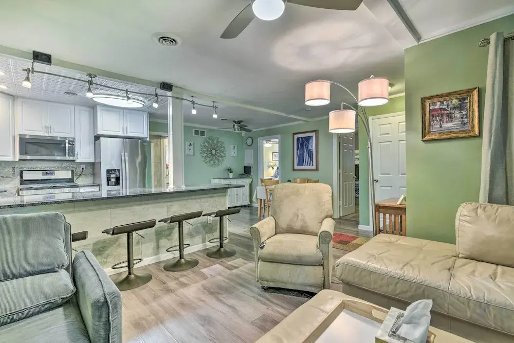 Pet-friendly Taylor Home w/ Backyard Oasis!