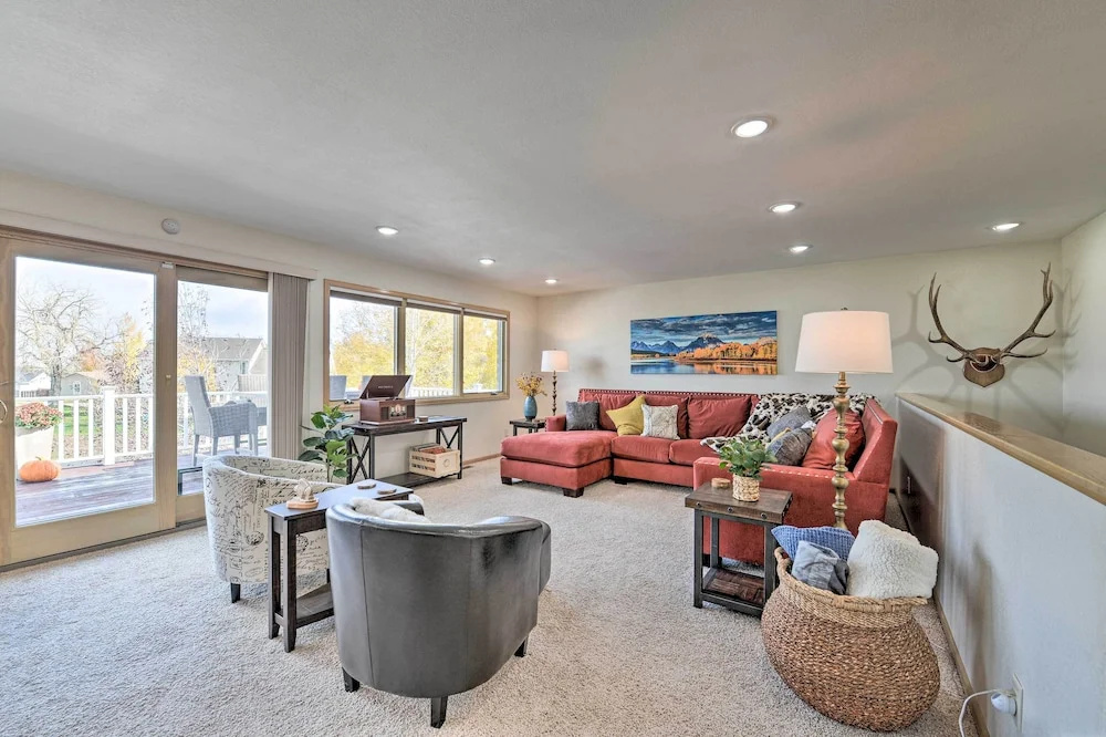 Outdoor Enthusiasts' Retreat w/ Hot Tub, Deck