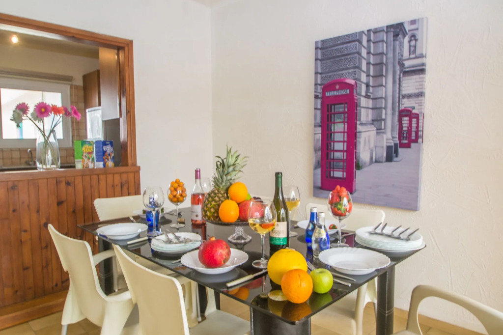 Napa Blue Apartment, XXL Pool,in Hearth of Ayia Napa