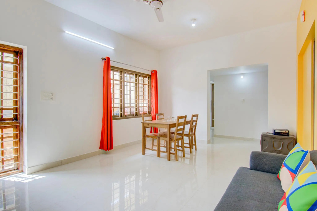 Oyo 80137 Safura Residency