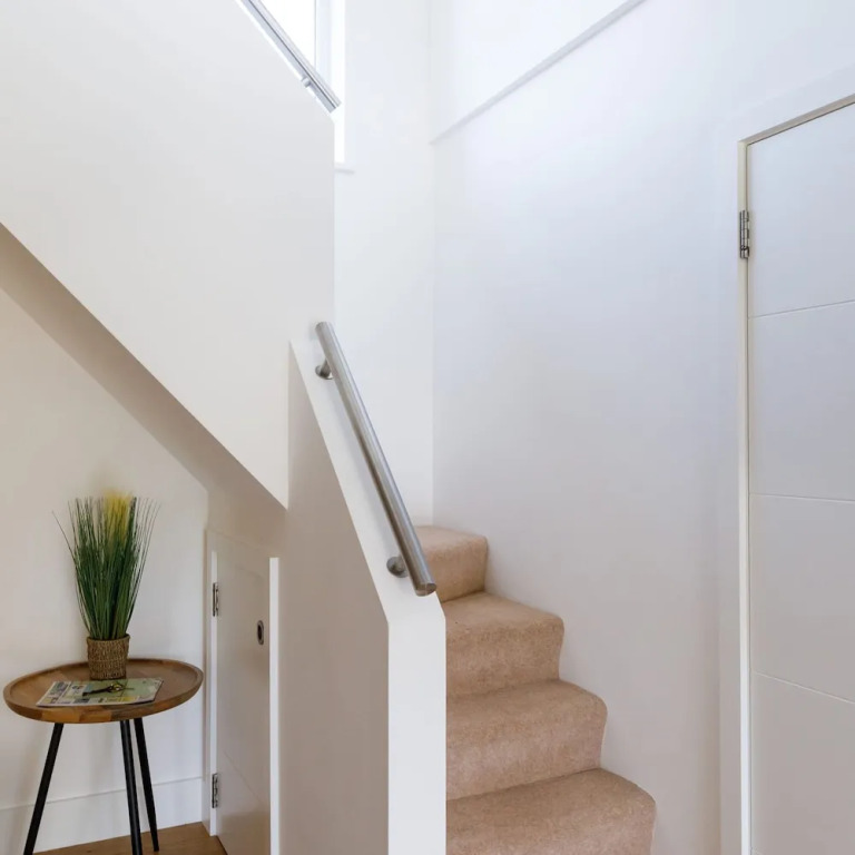 Gorgeous home for 12 - Walk to Beach - Sea View