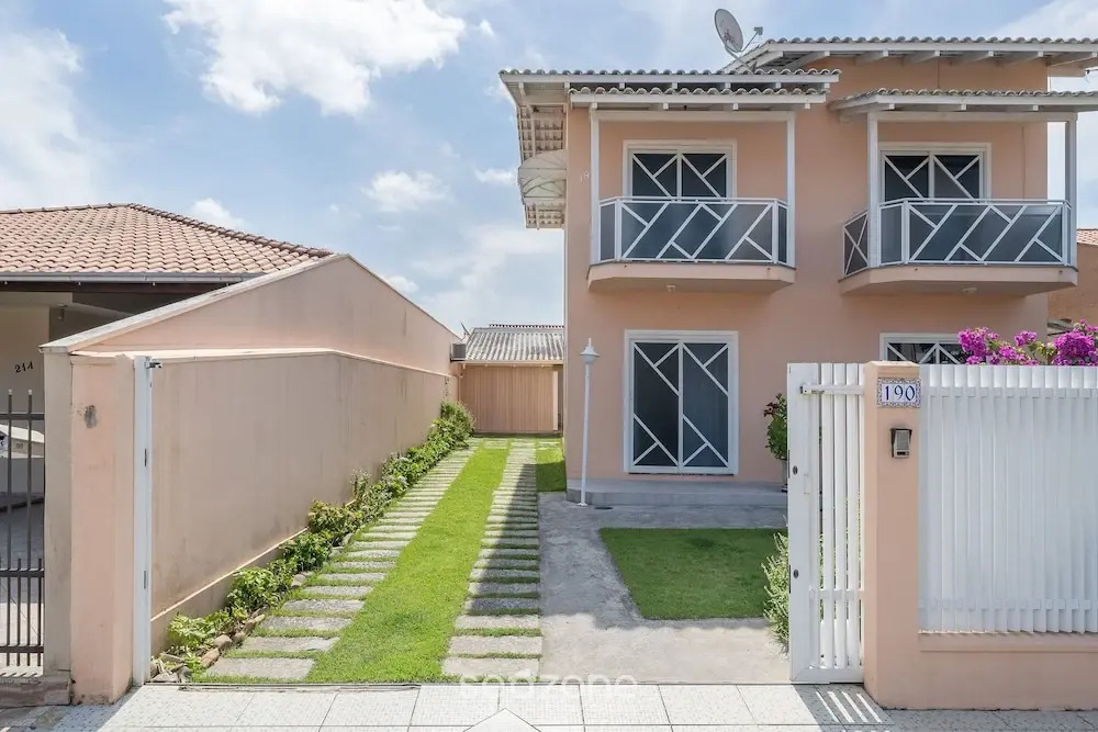 5BR Home w/ Pool in Penha Center Bsl190