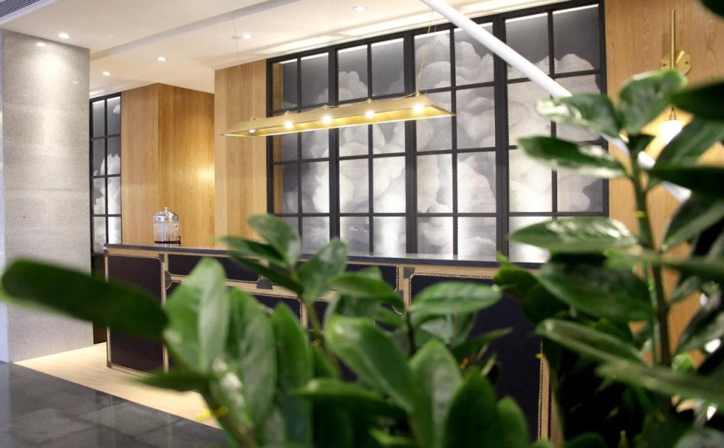 QI Hotel