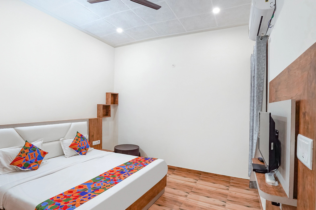 FabHotel Sirtaj Suits