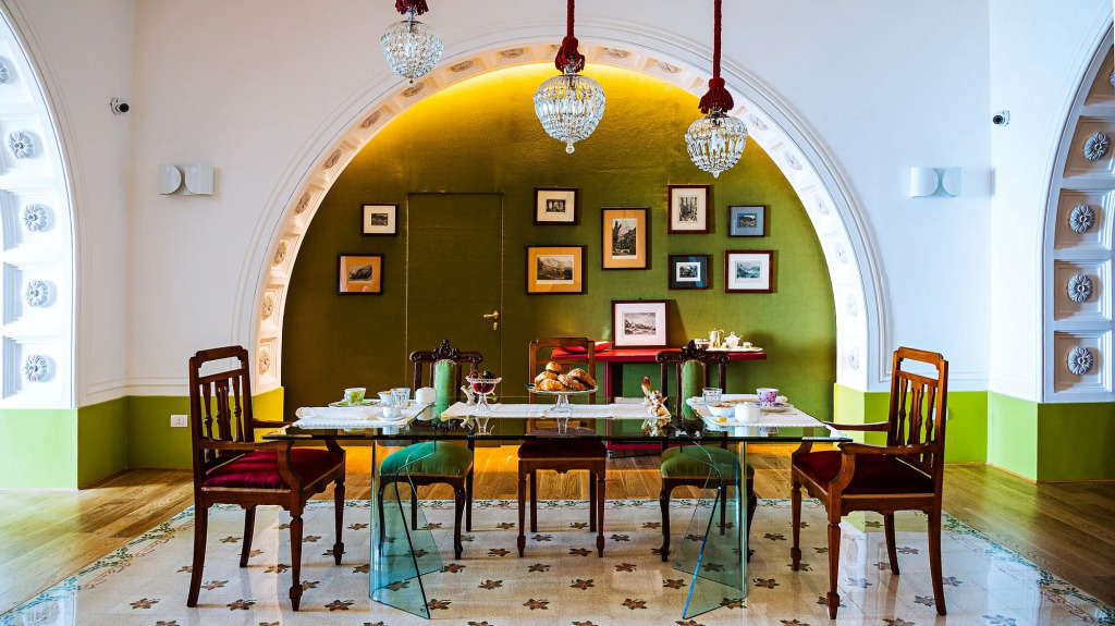 Donna Giulia, Luxury House