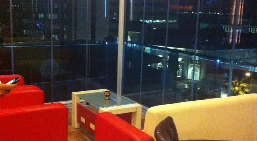 Envoy Hotel
