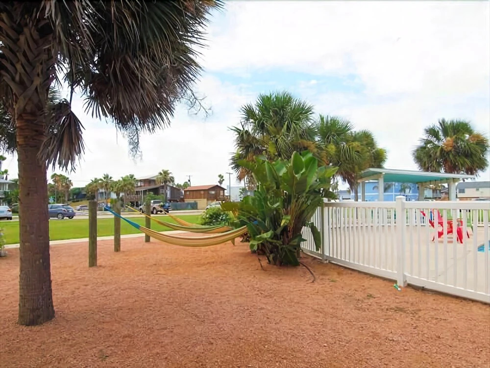 Reel Paradise - 3 Br Condo