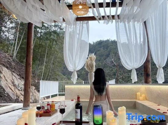 Anji Wenshan tired late · See mountain view cloud holiday light luxury hotel