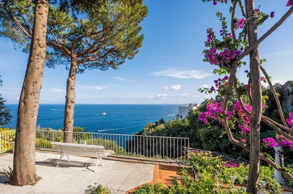 Villa Bijoux - Luxury Villa Sea View