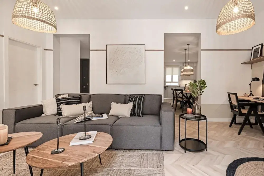 Garos - 2 Bedrooms in Malasa a