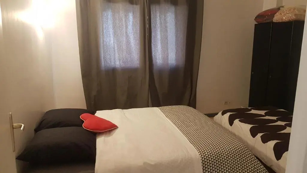 Appart entier 1 ch à ch-gontier 1er ou 2eme étage