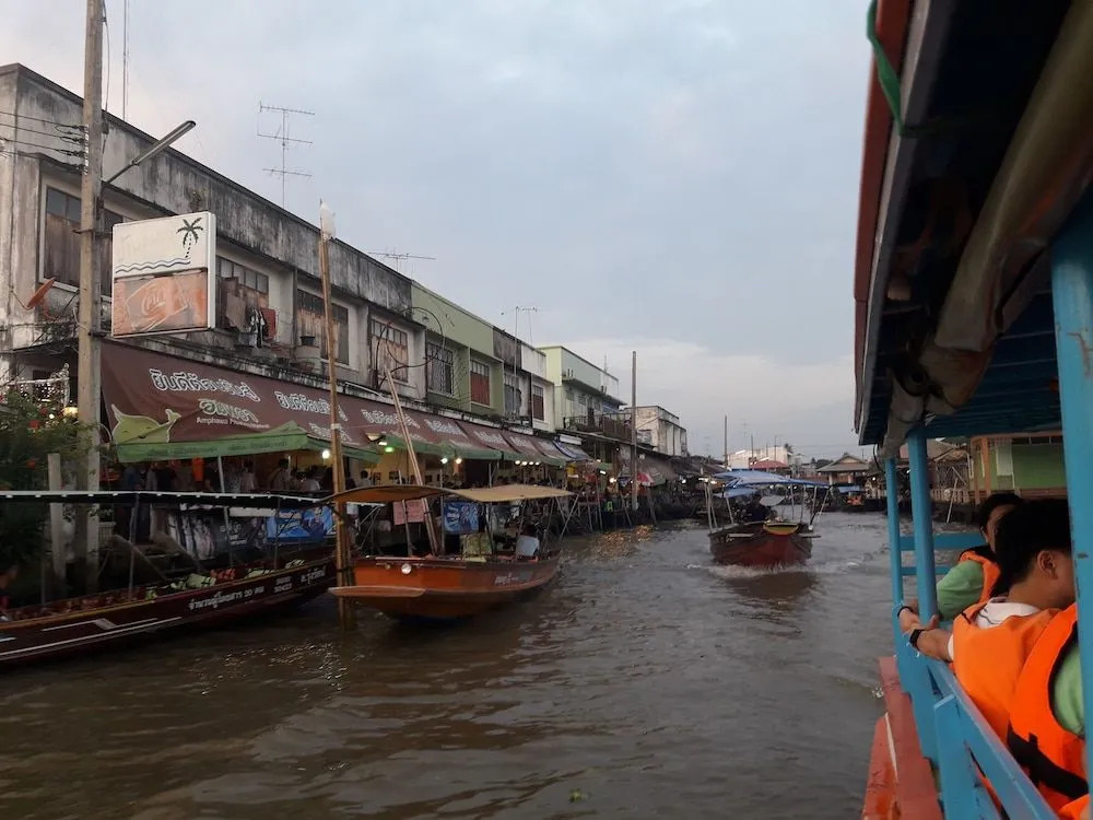 Phenwaree Amphawa Resort