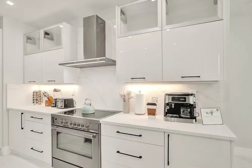 4BR w htd Pool Walk to Las Olas 5mins to Beach