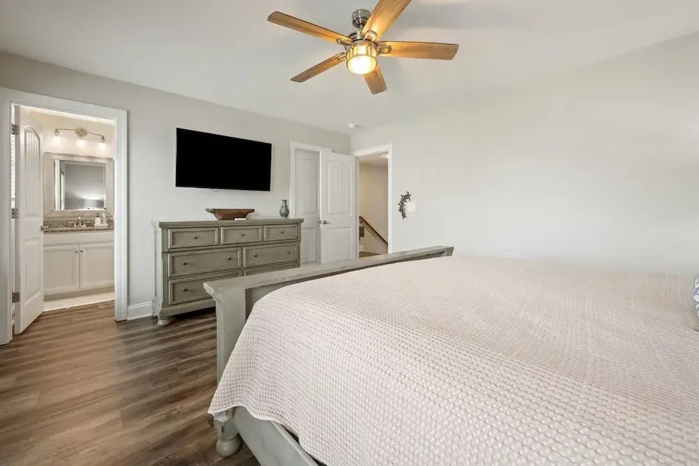 Second-row Home Just Across The Street From The Beach Access, Community Pool 5 Bedroom Home by Peace Vacations