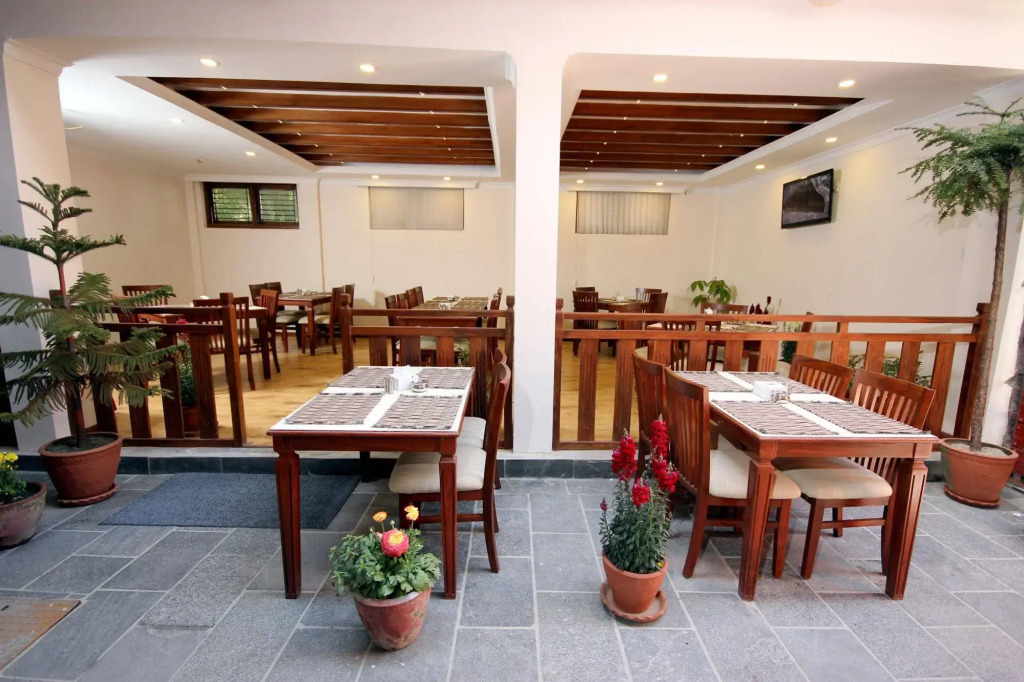 Hotel Holiday House