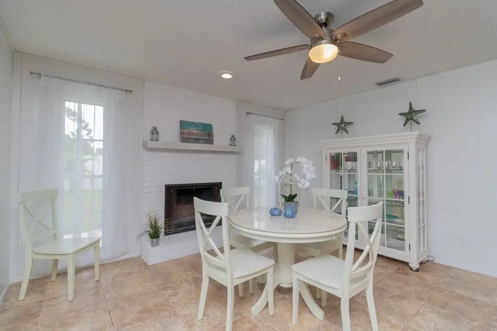 Sea Salt Retreat Pool Home 5 Miles From The Beach 3 Bedroom Home by Redawning