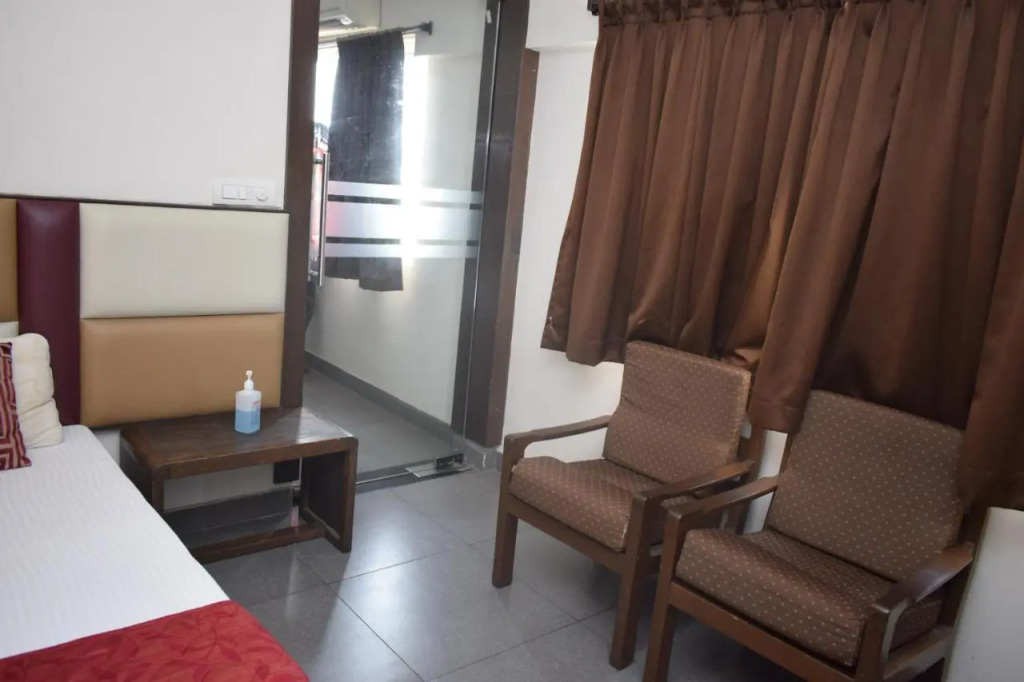 Hotel Tamizh Park