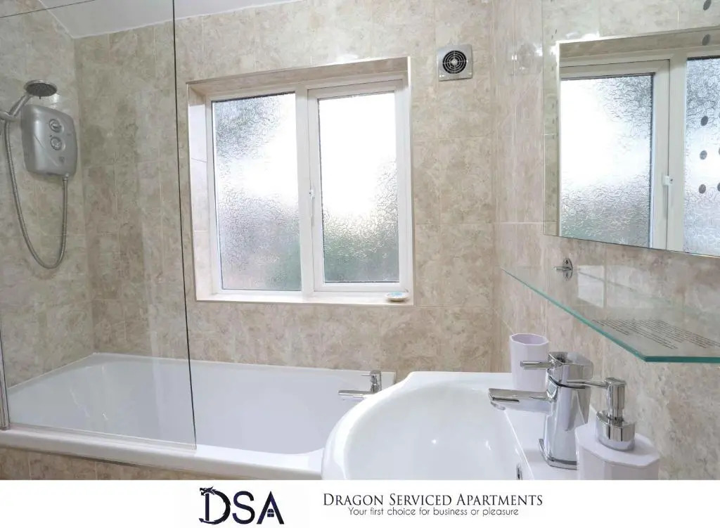 Solihull/NEC/Airport 3 BR Semi-detached House