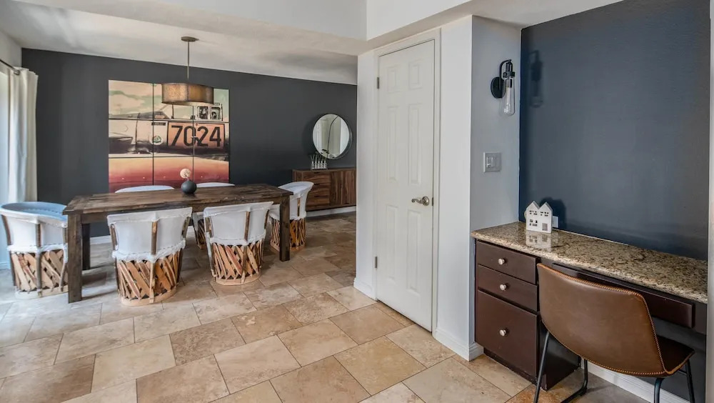 Sleek 2BR Townhome Old Town by WanderJaunt