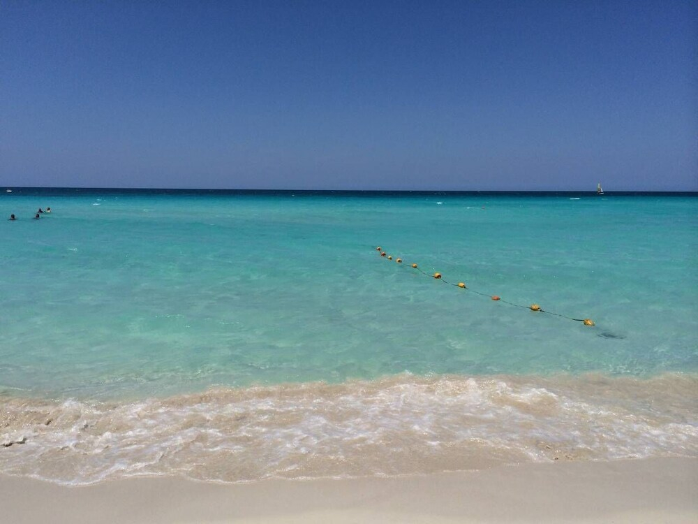Casa Onna - Downtown Varadero, Short Walk to Beach