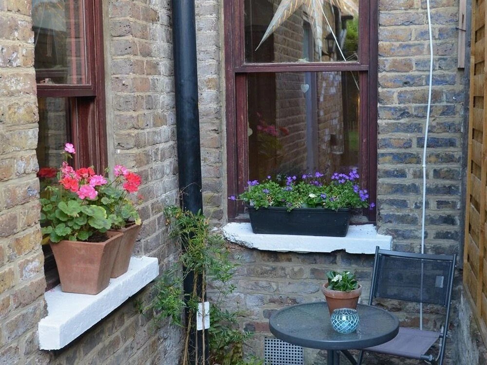 Artists Cottage nr. Crystal Palace