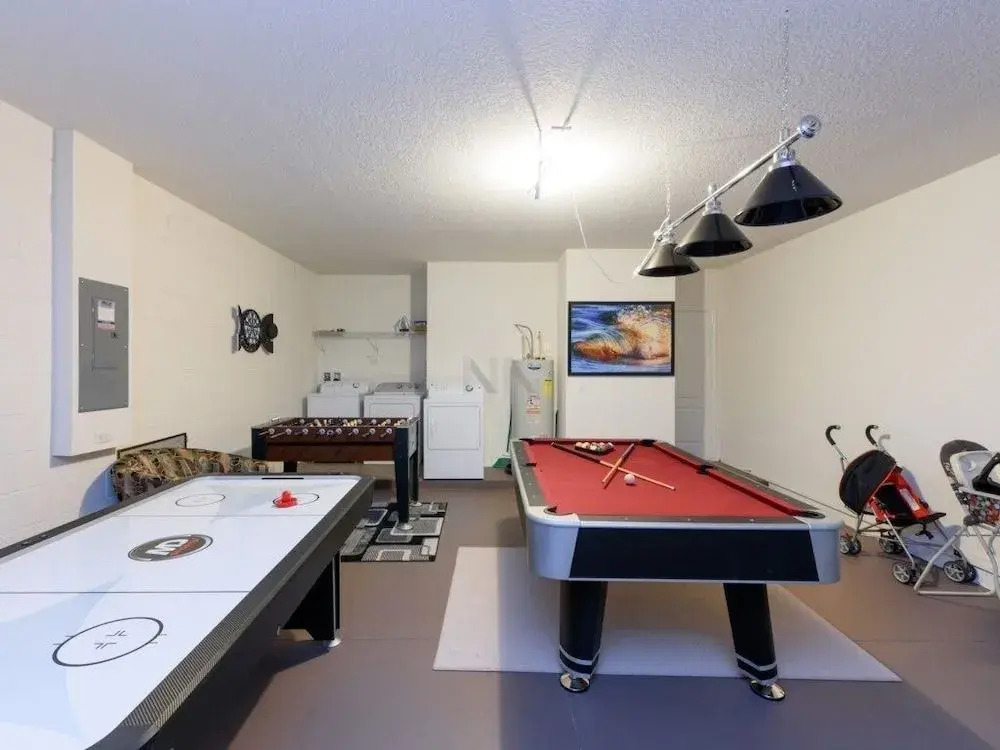 Special Vacation Home 5 Bedrooms home by RedAwning