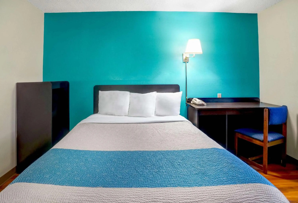 Motel 6-Montoursville, PA - Williamsport