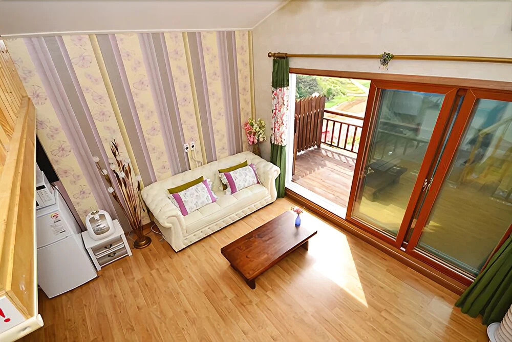 Yeosu Rainbow Pension